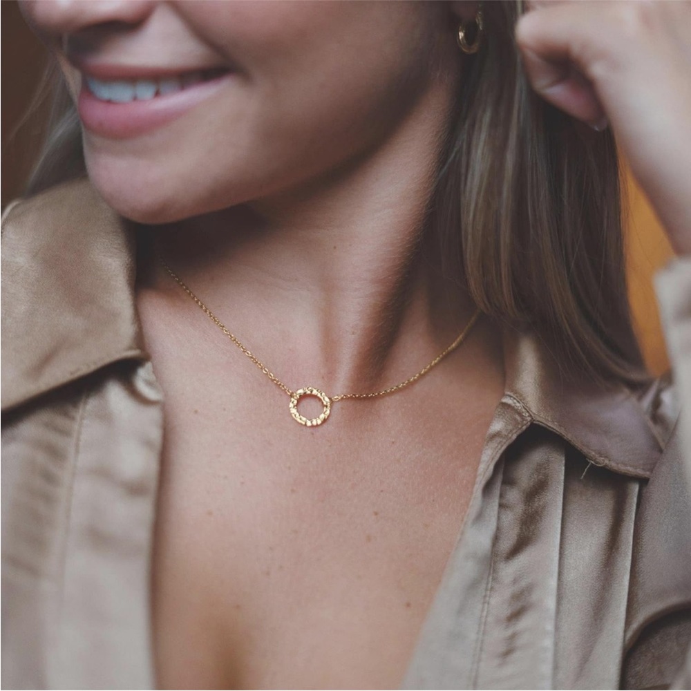 Elegant Gold Necklace for Women